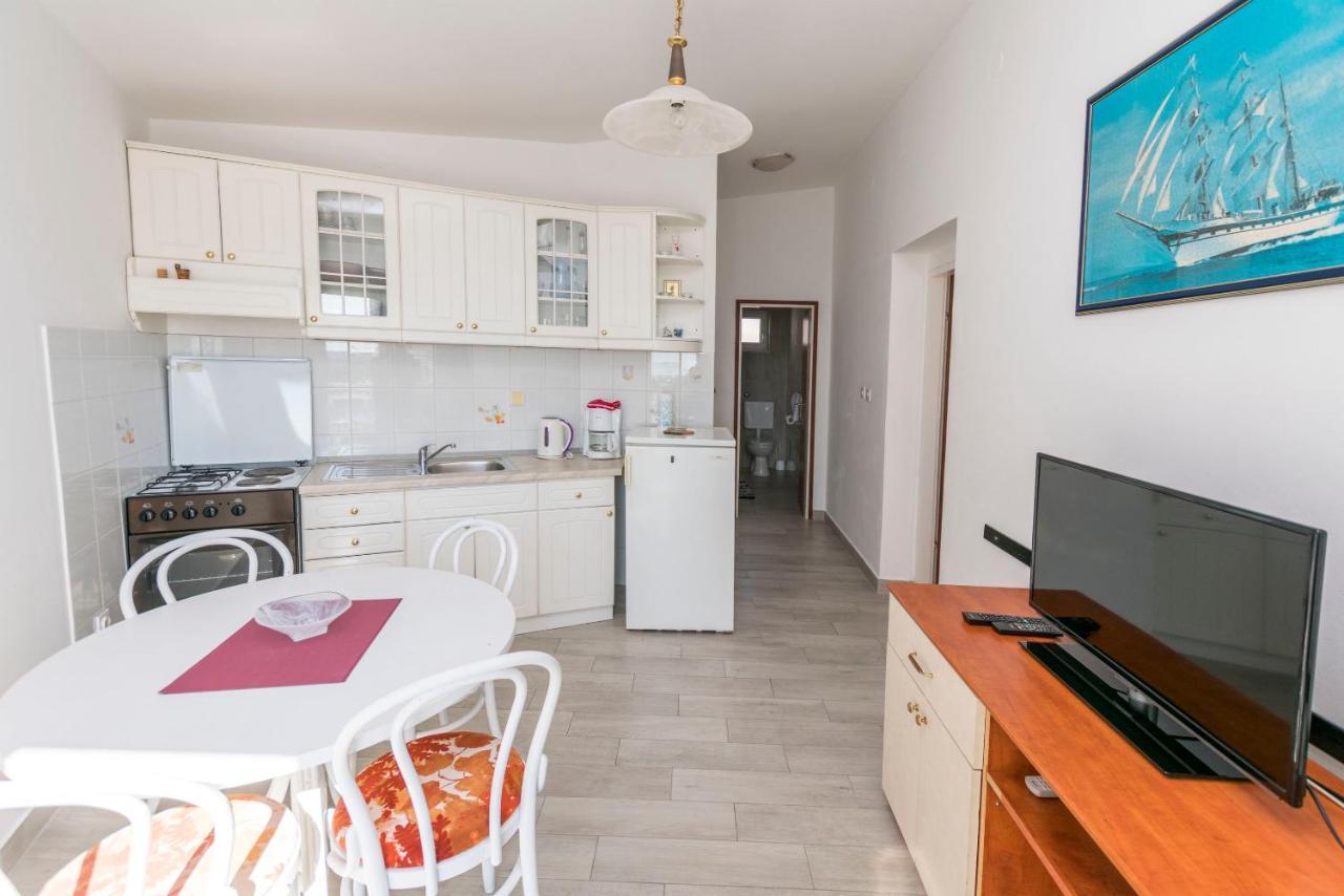 Apartment Nensi Primošten Екстериор снимка